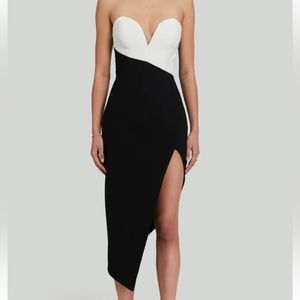 NWT gorgeous Amanda Uprichard SOIRÉE cocktail dress. Size M. Sold out online.